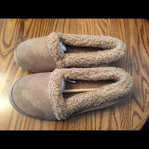 LL Bean woman's chamois washable mt lodge slippers